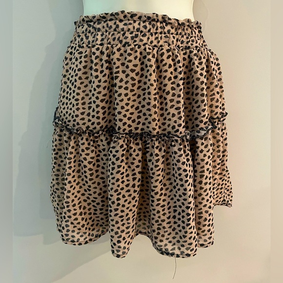 Woman’s mini ruffle skirt - Picture 3 of 5